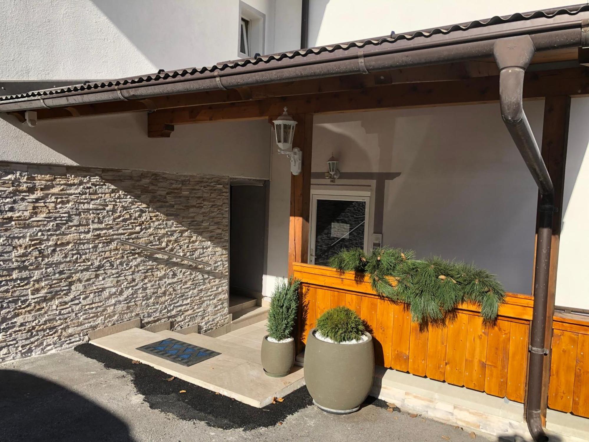 Landhaus Gruenfelder Oberperfuss Exterior photo